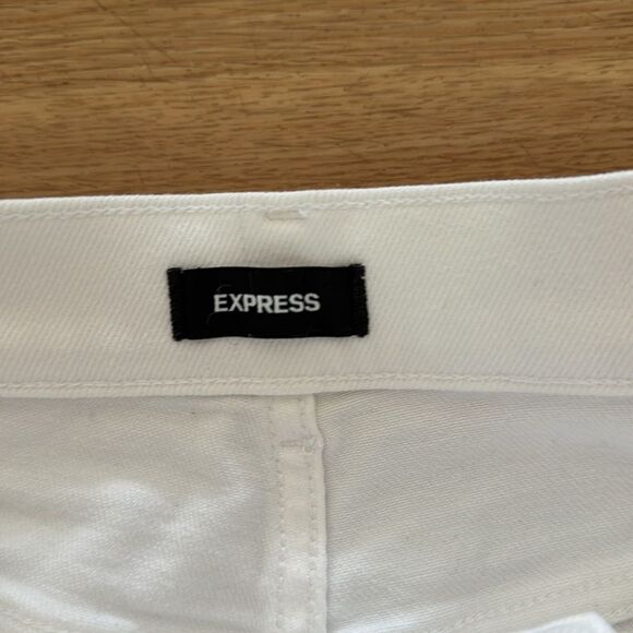 Express Womens High Rise Mom Jeans 2 White Cropped Straight Leg Button Fly - Picture 4 of 8